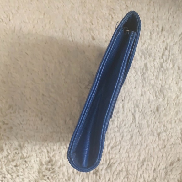 VINTAGE Bright Blue Snakeskin Embossed Clutch Purse - Picture 5 of 8